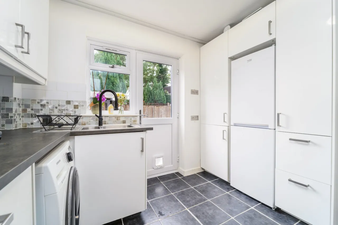 Warren Road, Ashford, photo 12