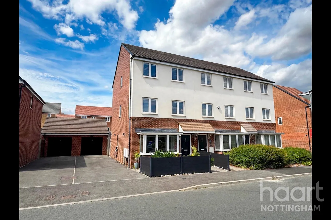 5 bed house for sale, Hopwood Road, Chase Farm, NG4