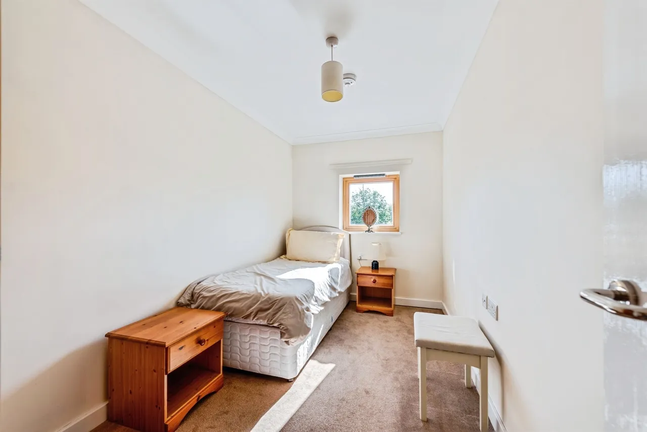 Buttercross Lane, Witney, photo 9