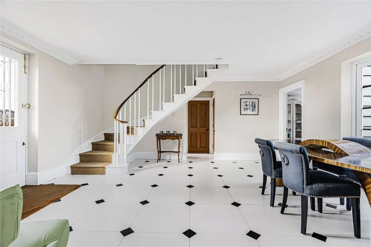South Weston, Thame, Oxfordshire, OX9 7EL, photo 2