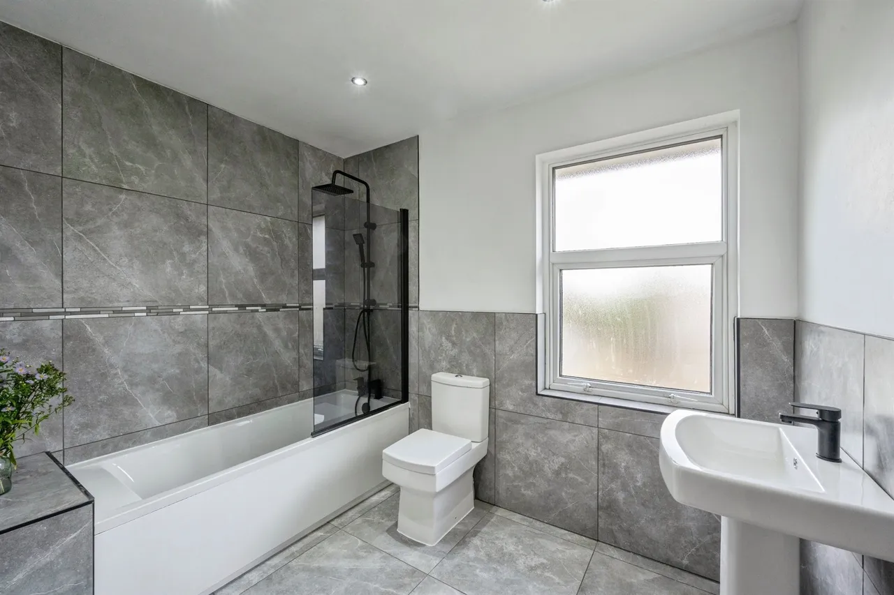 Ash Grove, Maltby, Rotherham, photo 4