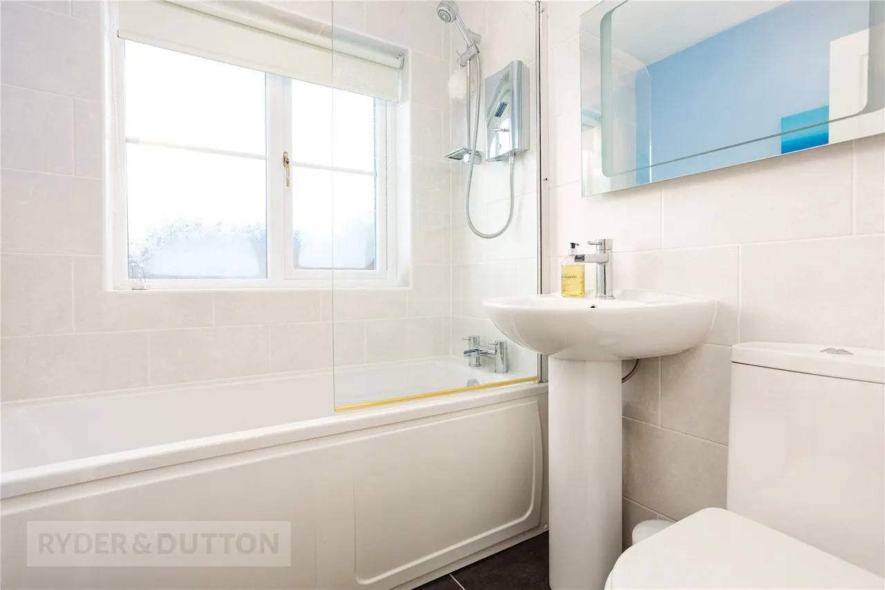 Gawsworth Close, Hadfield, SK13, photo 21