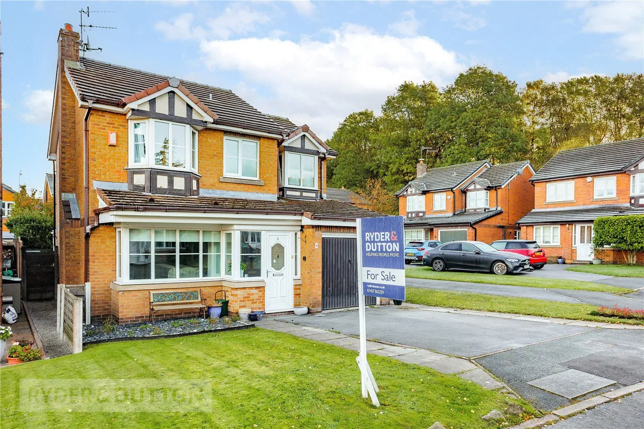 Gawsworth Close, Hadfield, SK13, photo 29