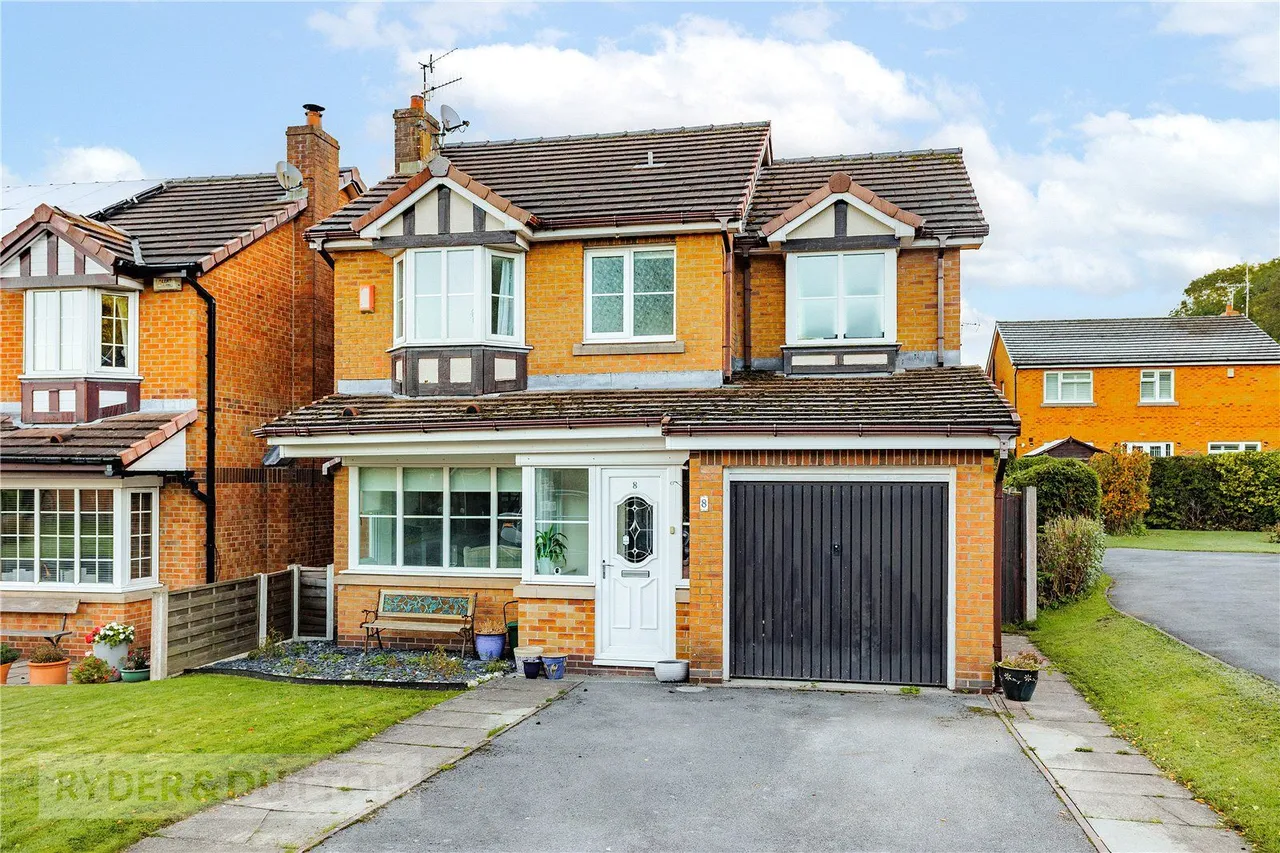 Gawsworth Close, Hadfield, SK13, photo 28