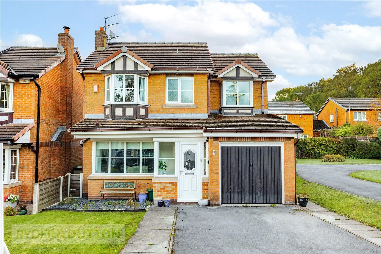 4 bed house for sale, Gawsworth Close, Hadfield, SK13