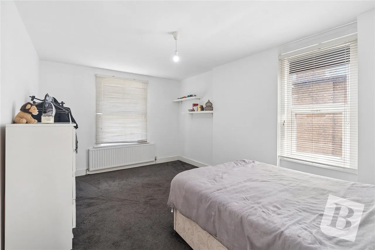 Whalebone Lane North, Chadwell Heath, RM6, photo 7