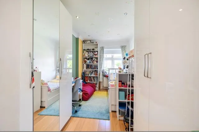 Holders Hill Road, London, NW4, photo 14