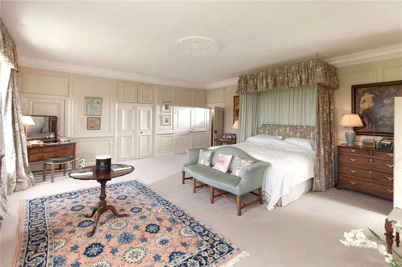 Lot 1 | Woodcote Manor, Alresford, Hampshire, SO24 0LL, photo 11