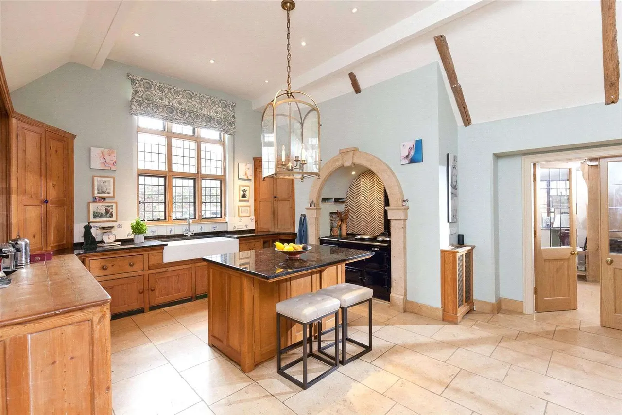 Lot 1 | Woodcote Manor, Alresford, Hampshire, SO24 0LL, photo 10