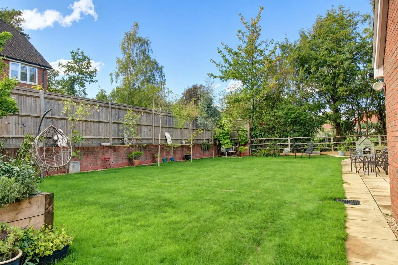 Barnfield, Haywards Heath, RH17, photo 17