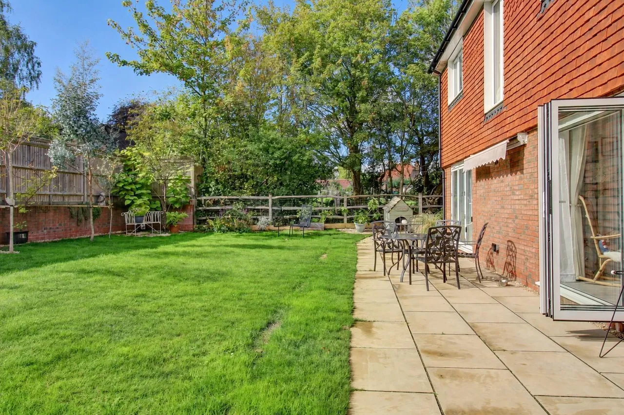 Barnfield, Haywards Heath, RH17, photo 15