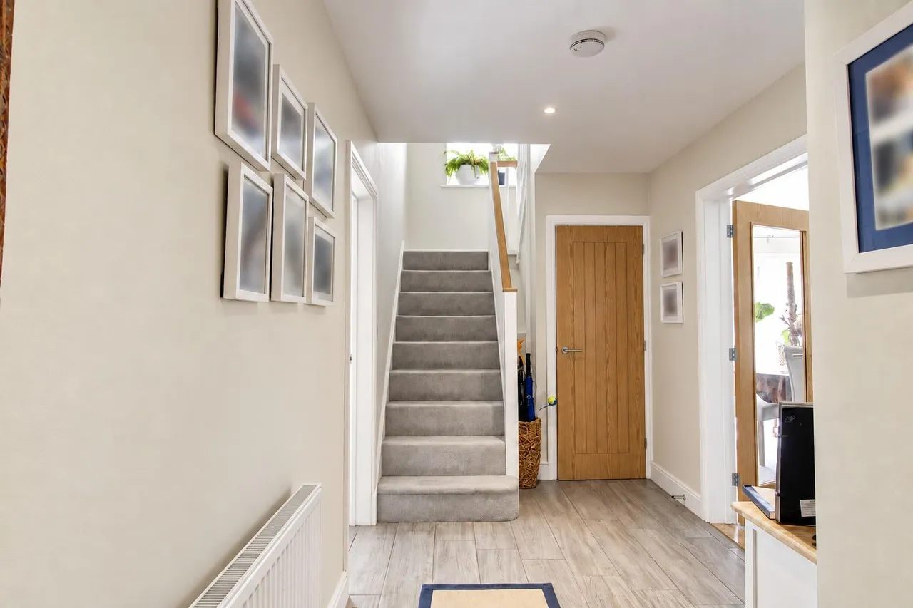 Barnfield, Haywards Heath, RH17, photo 9