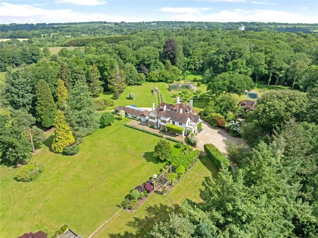 Priors Hatch Lane, Hurtmore, Godalming, Surrey, GU7 2RJ, photo 3