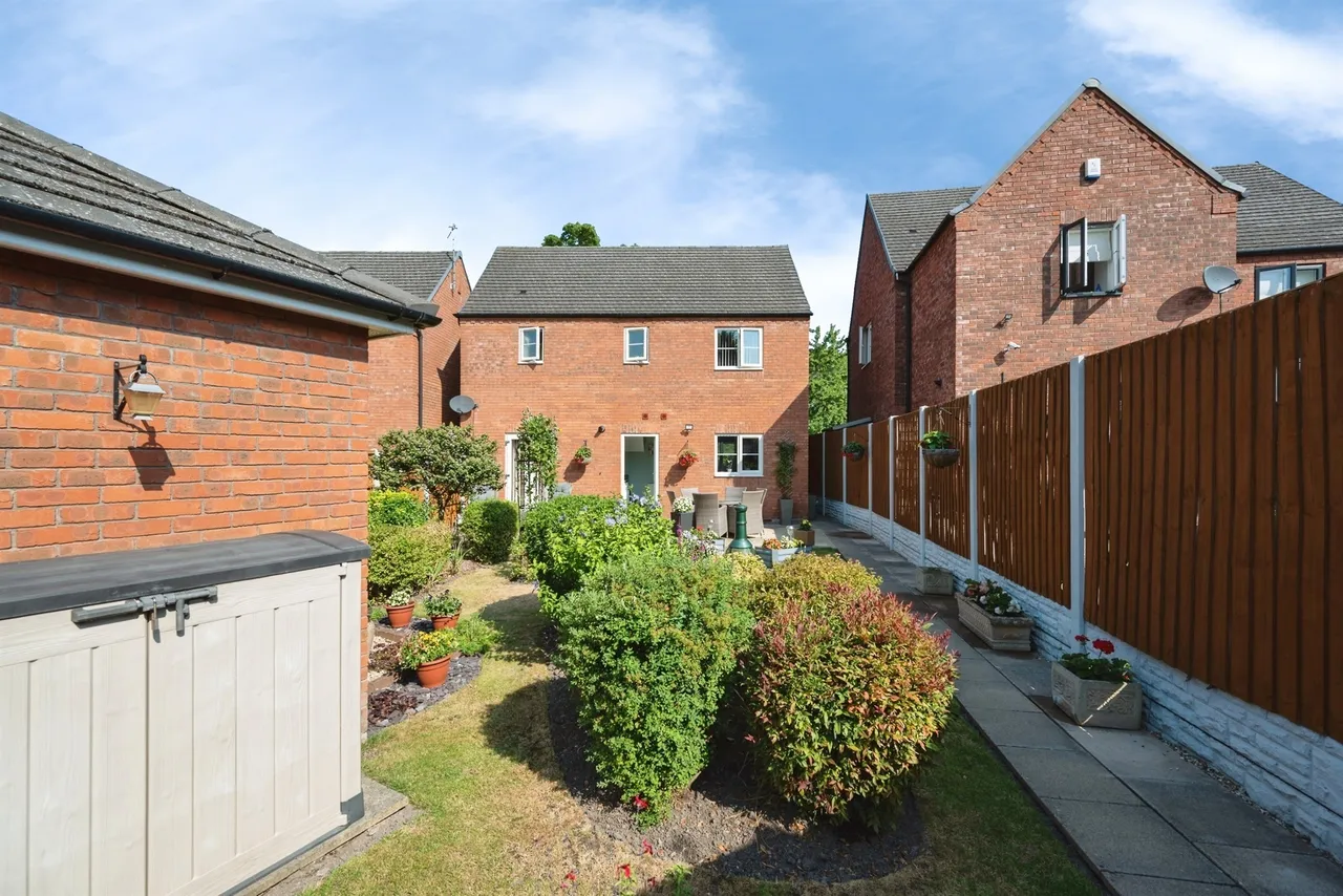 High Street, Kingswinford, DY6, photo 19