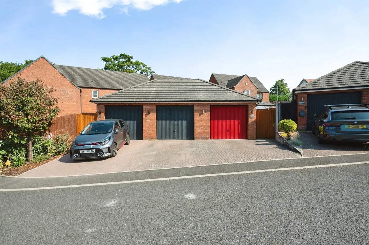 High Street, Kingswinford, DY6, photo 20
