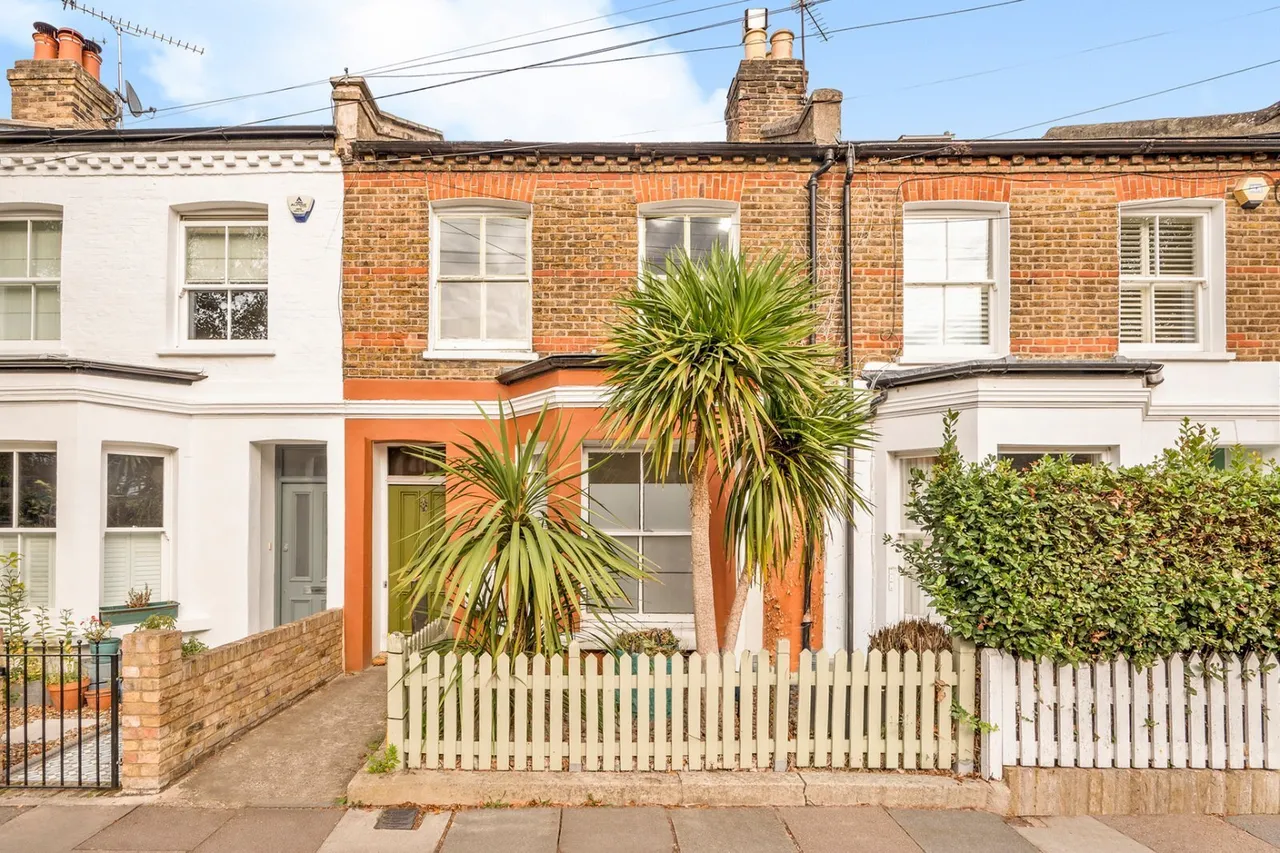 3 bed house to rent, Dale Street, London, W4