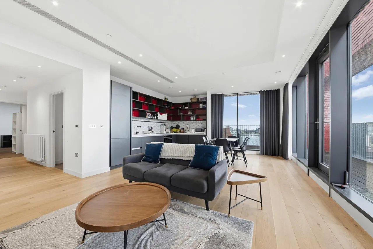 4 bed flat for sale, City Island Way, London, E14