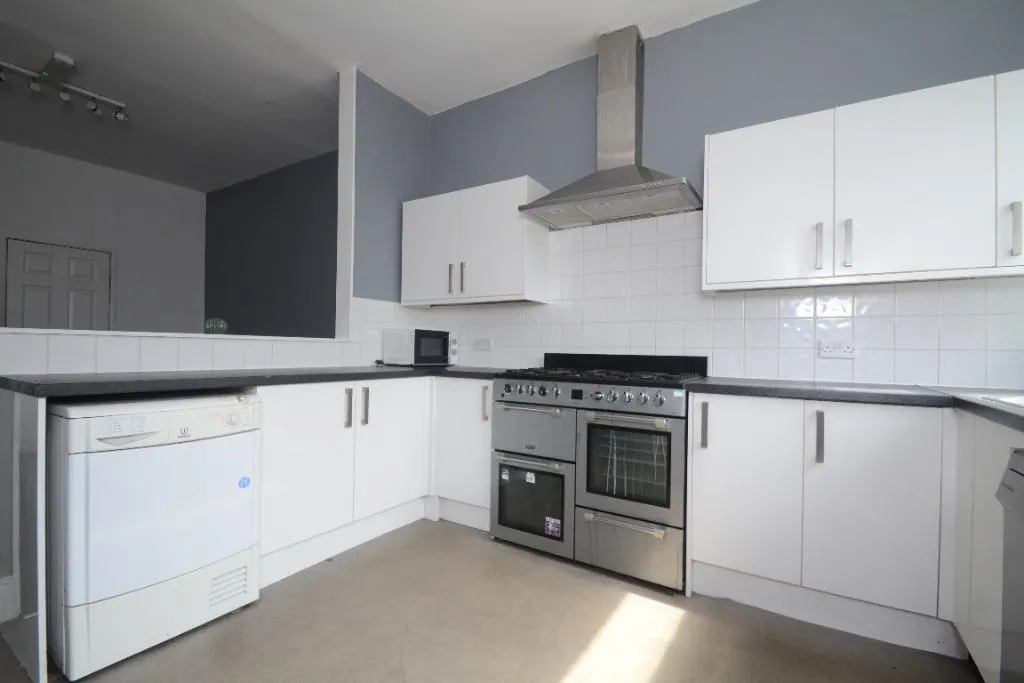 Argyle Avenue, Victoria Park, M14, photo 11