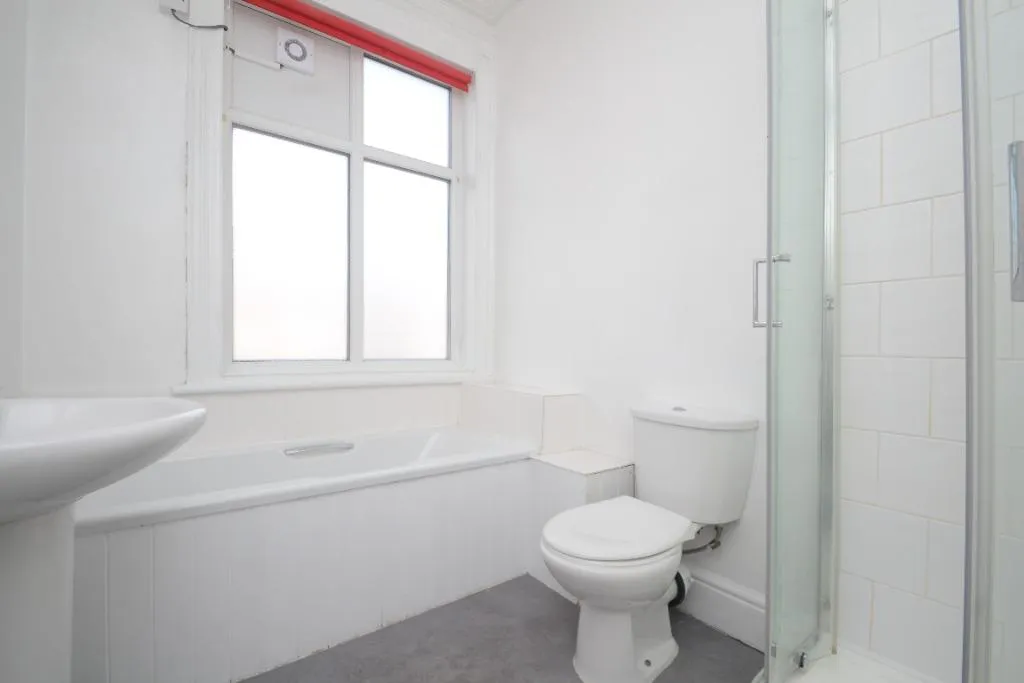 Argyle Avenue, Victoria Park, M14, photo 16