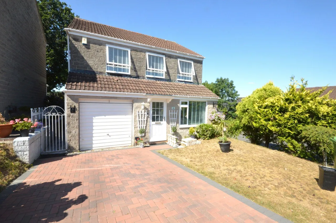 4 bed property for sale — Cheltenham Close, Exeter, Devon, EX4