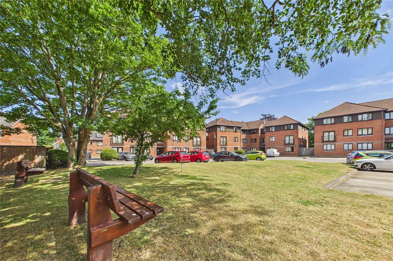 Alexandra Avenue, Camberley, GU15, photo 8