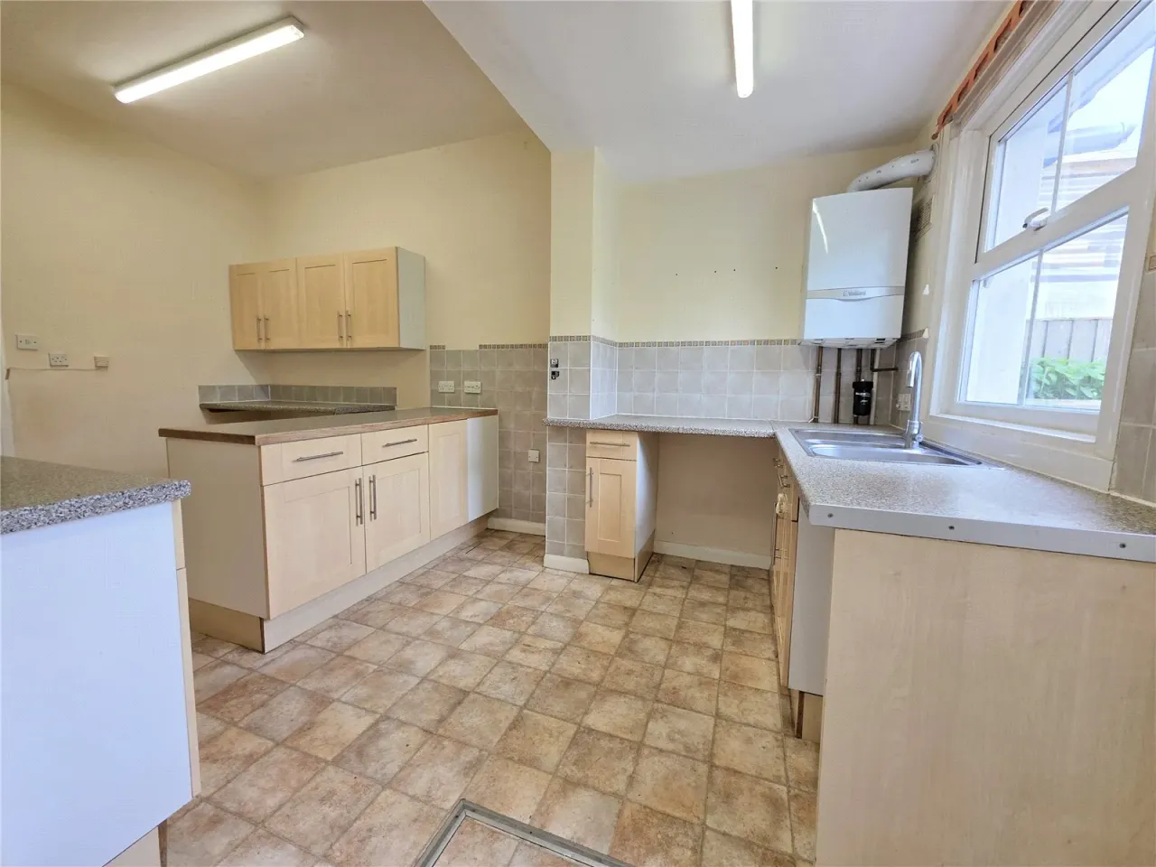 Sparsholt Road, Barking, IG11, photo 4