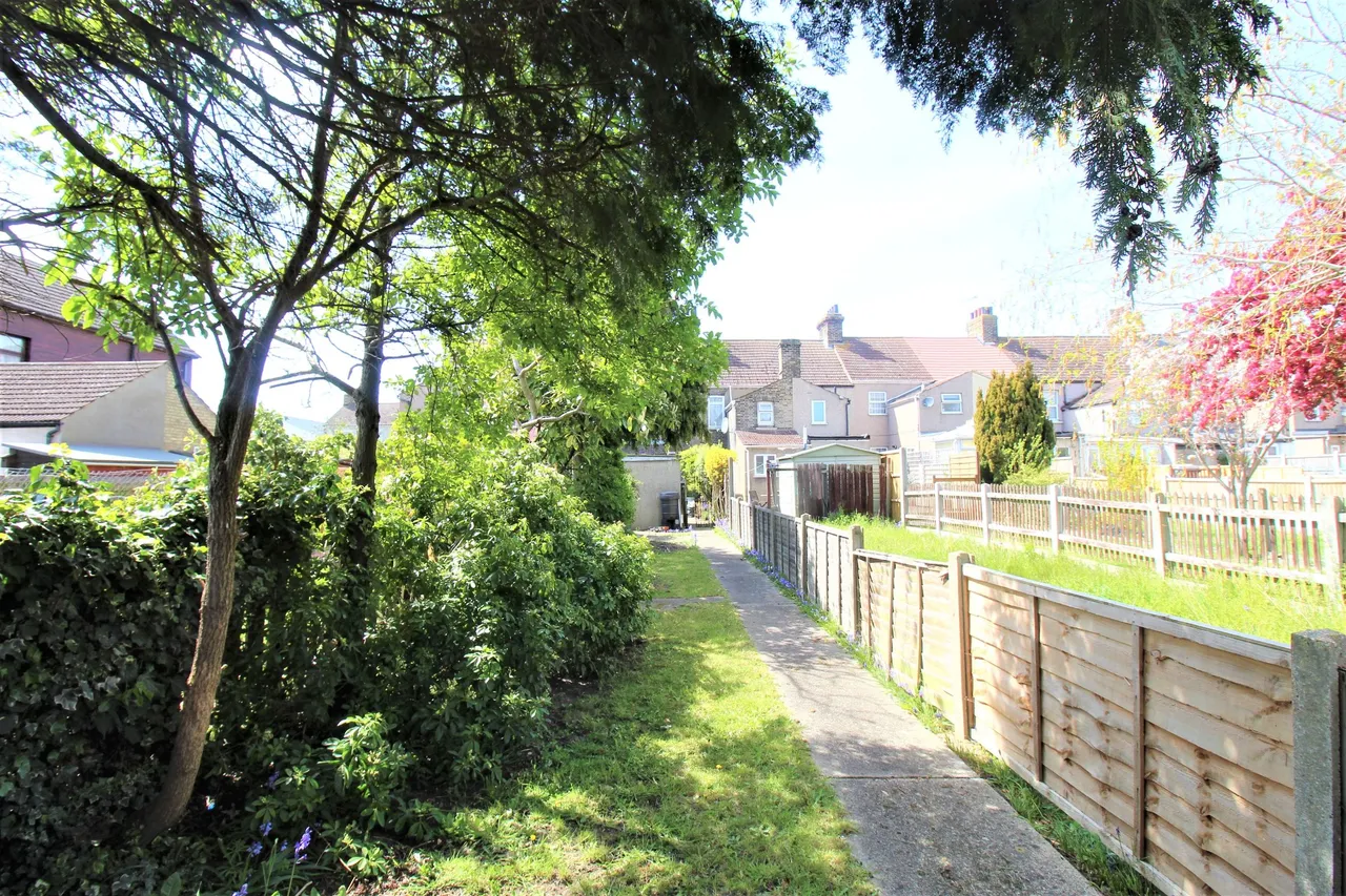 Charlton Street, Grays, Essex, RM20 4XU, photo 3