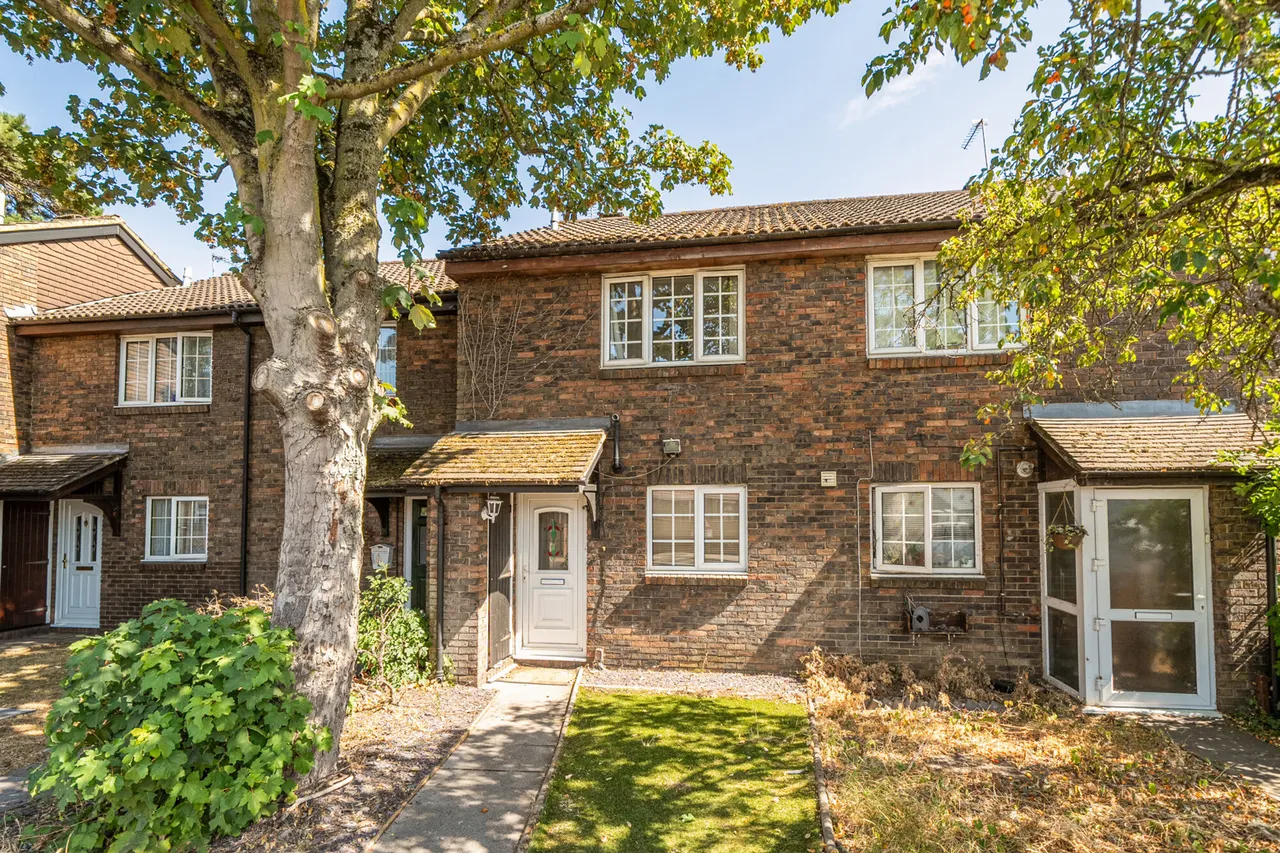 2 bed house for sale, Lees Road, Uxbridge, UB8