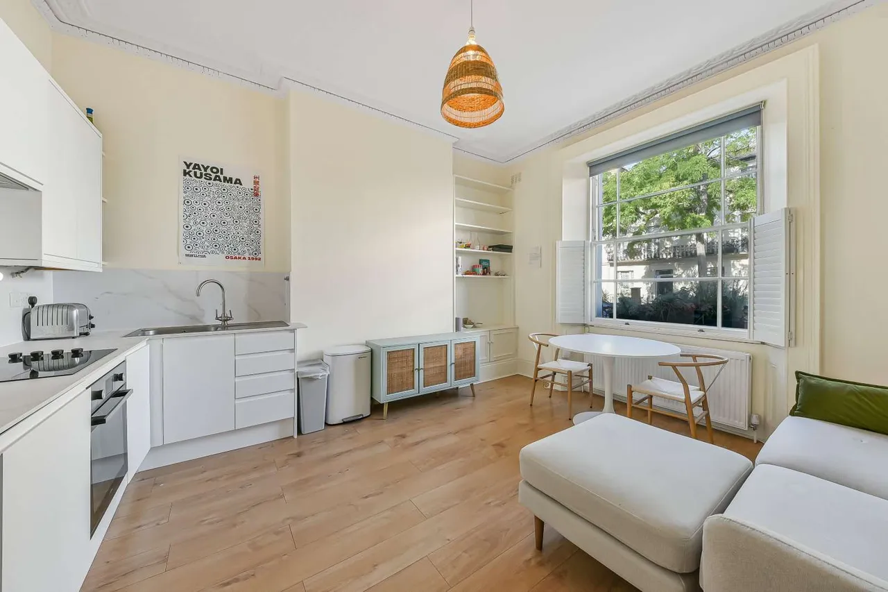 2 bed flat to rent — Princess Road, Primrose Hill, London, NW1 8JJ