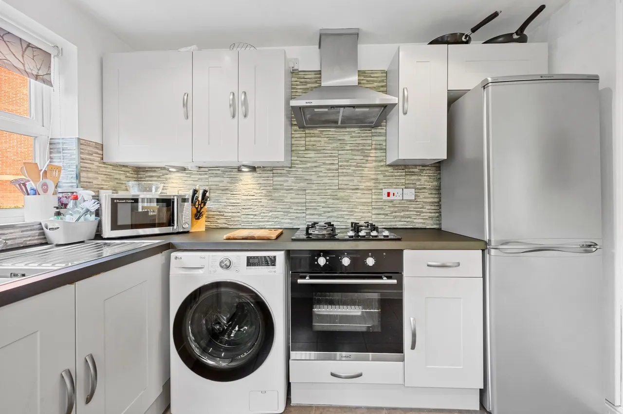 Flat 1, Pembroke Apartments Templeton Drive, Warrington, Fearnhead, WA2 0WW, photo 12