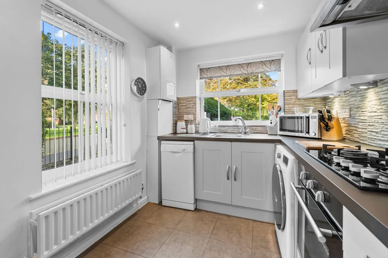 Flat 1, Pembroke Apartments Templeton Drive, Warrington, Fearnhead, WA2 0WW, photo 11