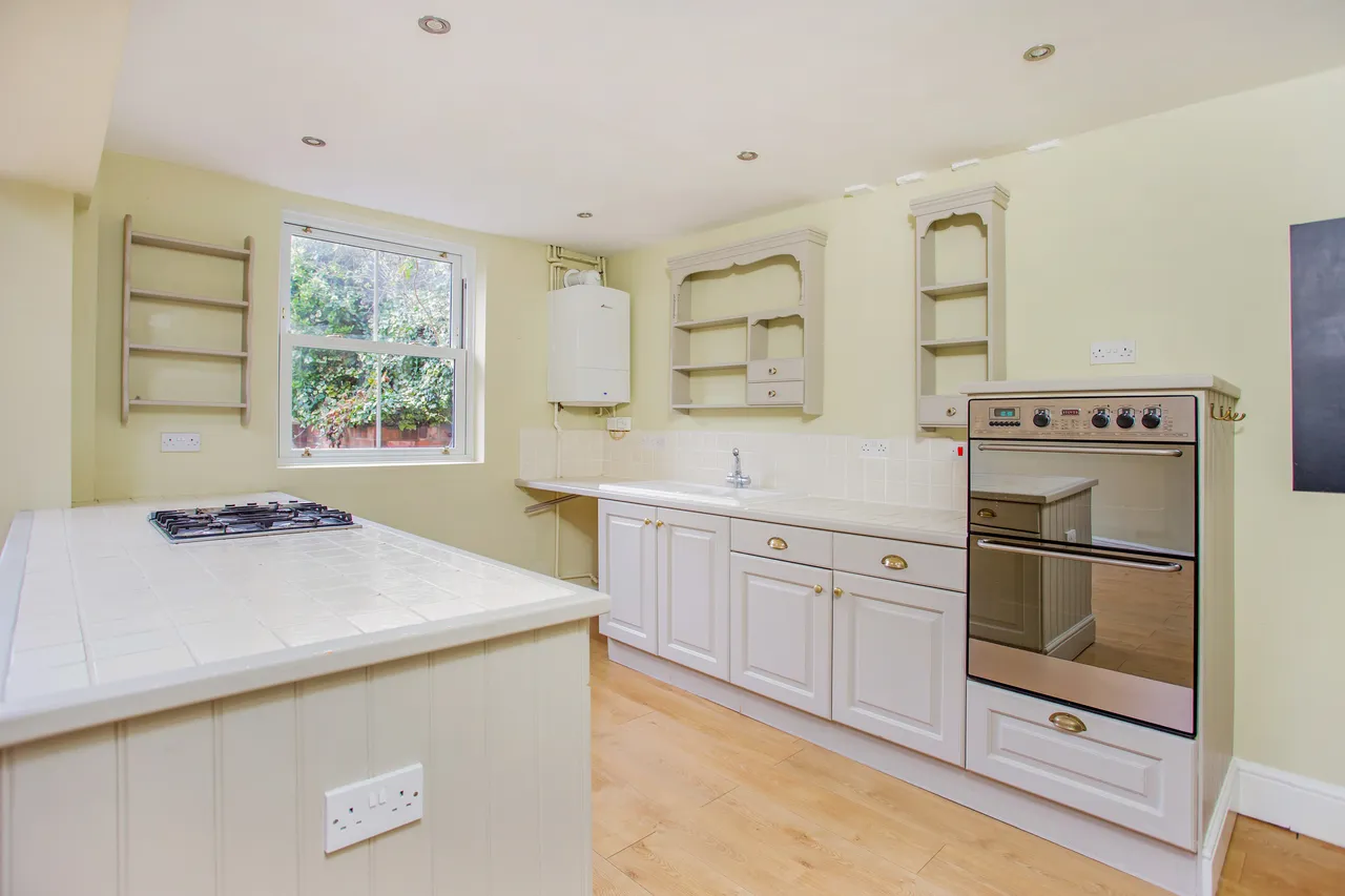 George Lane, Marlborough, SN8, photo 7