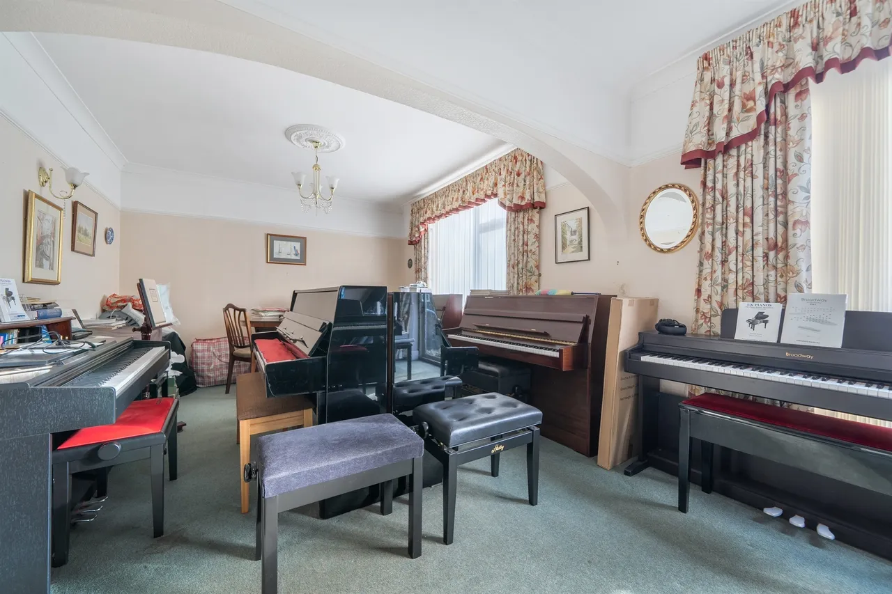 Cedar Park Road, Enfield, EN2, photo 6
