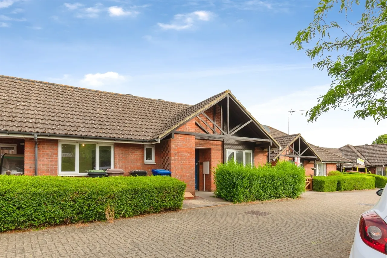 2 bed house for sale — Beech Grove, Haverhill
