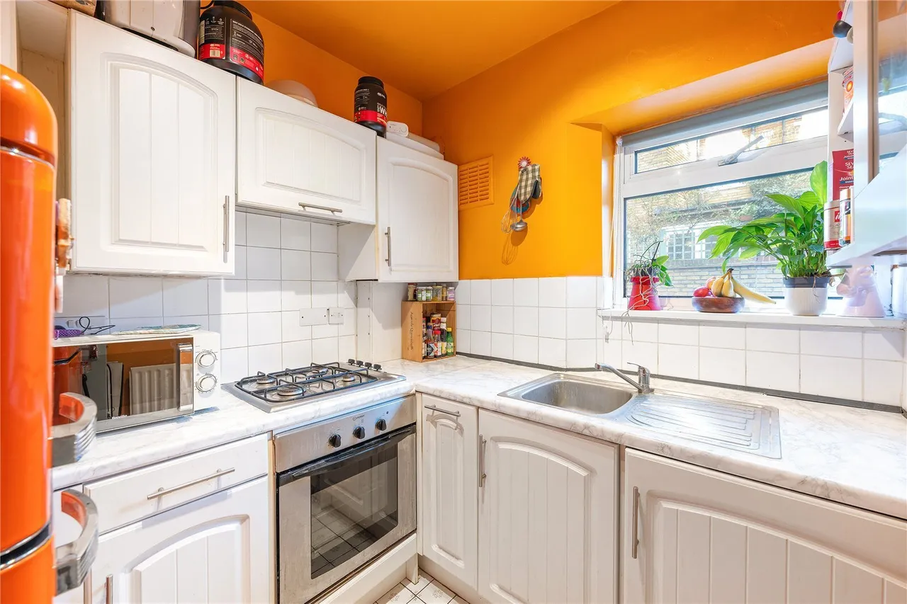 Latchmere Road, Battersea, SW11, photo 2