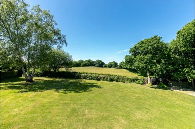 Weald View, Staplecross, Robertsbridge, photo 4
