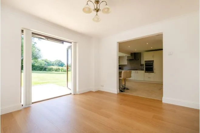 Weald View, Staplecross, Robertsbridge, photo 10