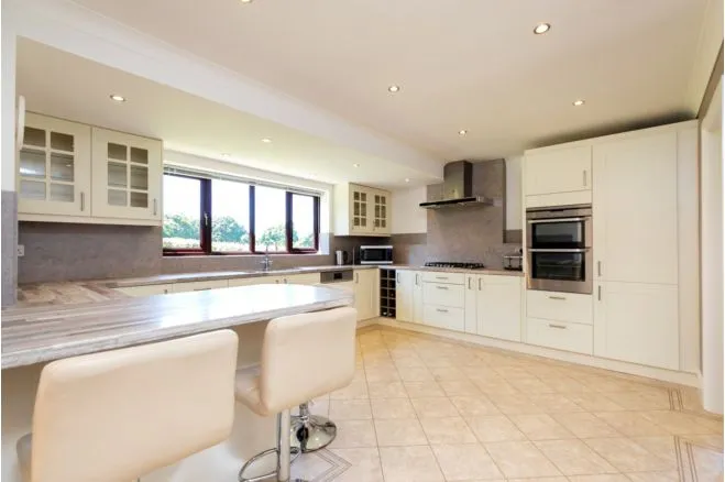 Weald View, Staplecross, Robertsbridge, photo 11