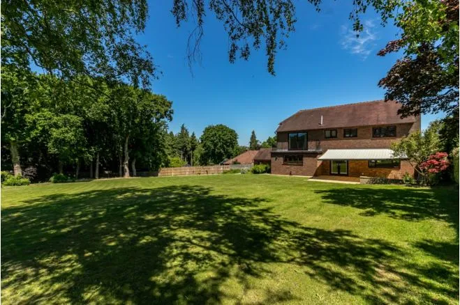Weald View, Staplecross, Robertsbridge, photo 5