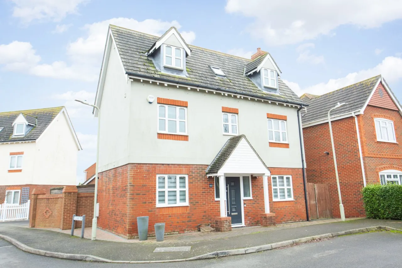 4 bed house for sale, Sanderling Road, Herne Bay, CT6