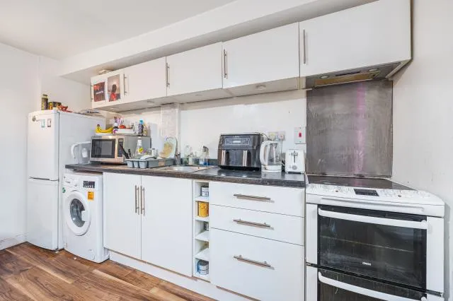 Hencroft Street South, Slough, SL1, photo 9