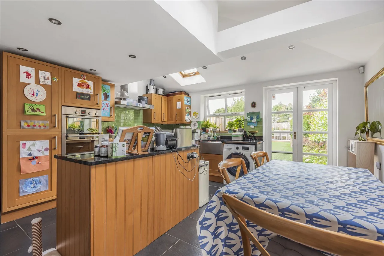 Priory Road, Hampton, TW12 2NT, photo 5