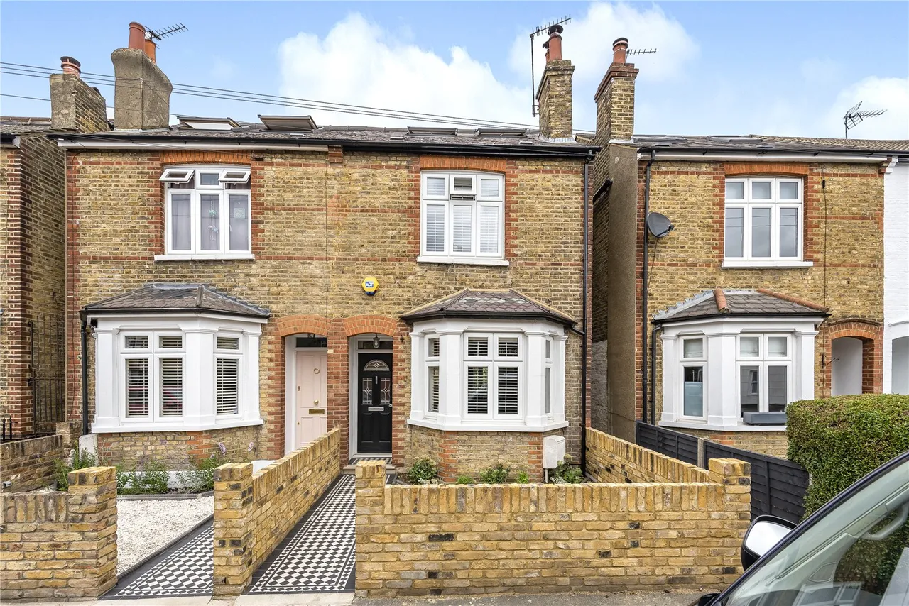 3 bed house for sale — Priory Road, Hampton, TW12 2NT
