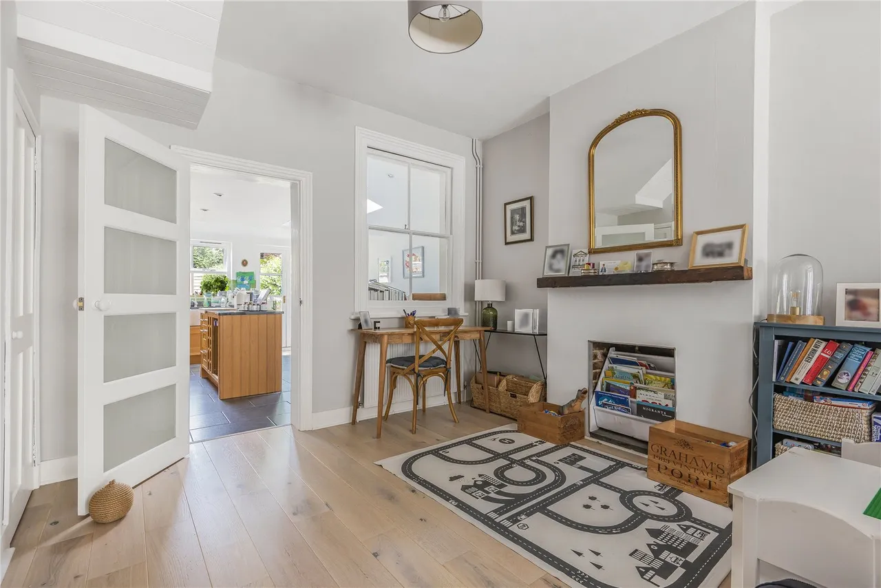 Priory Road, Hampton, TW12 2NT, photo 4
