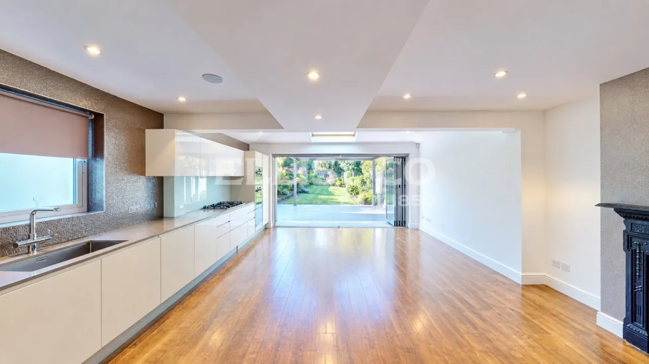 Oaklands Avenue, Watford, WD19, photo 5