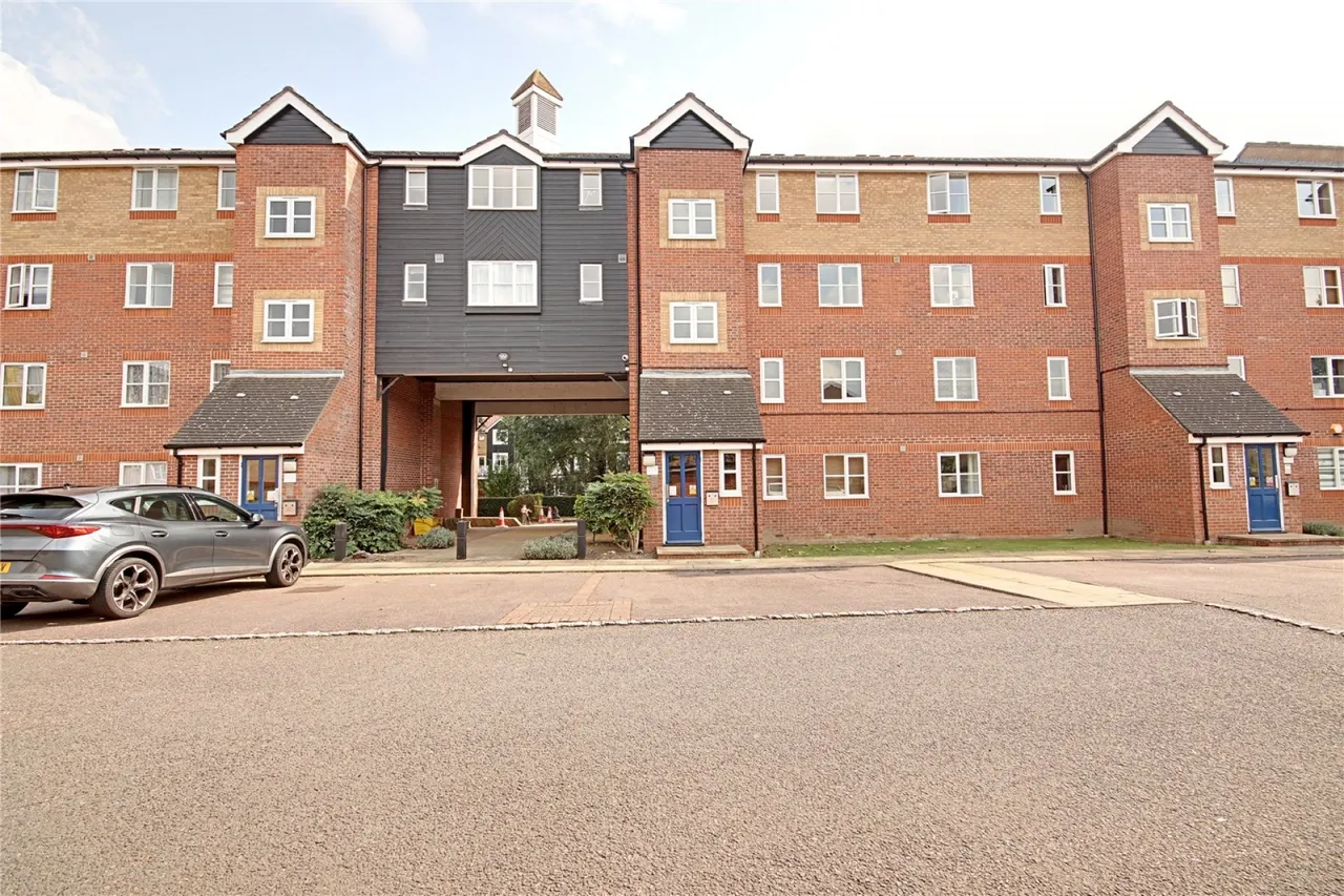 1 bed property for sale, Sten Close, EN3