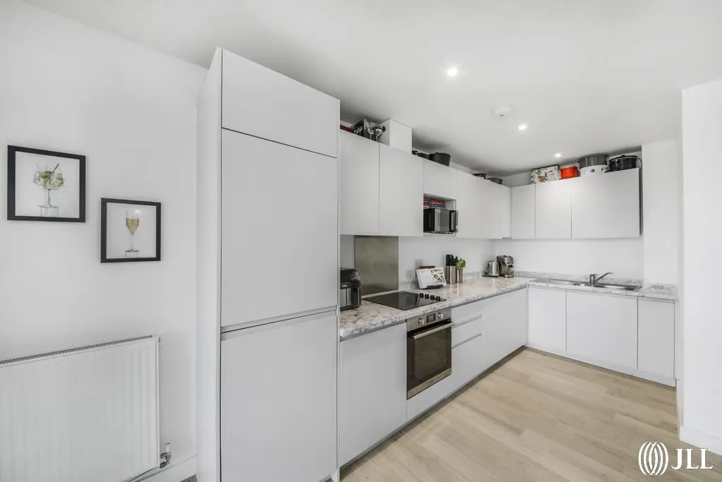 Jupp Road West, London, E15, photo 4