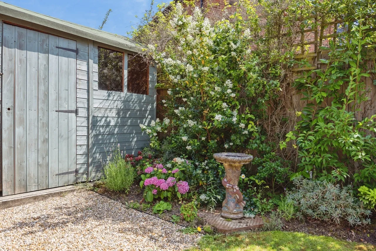 Magnolia Drive, Alfold, GU6, photo 12