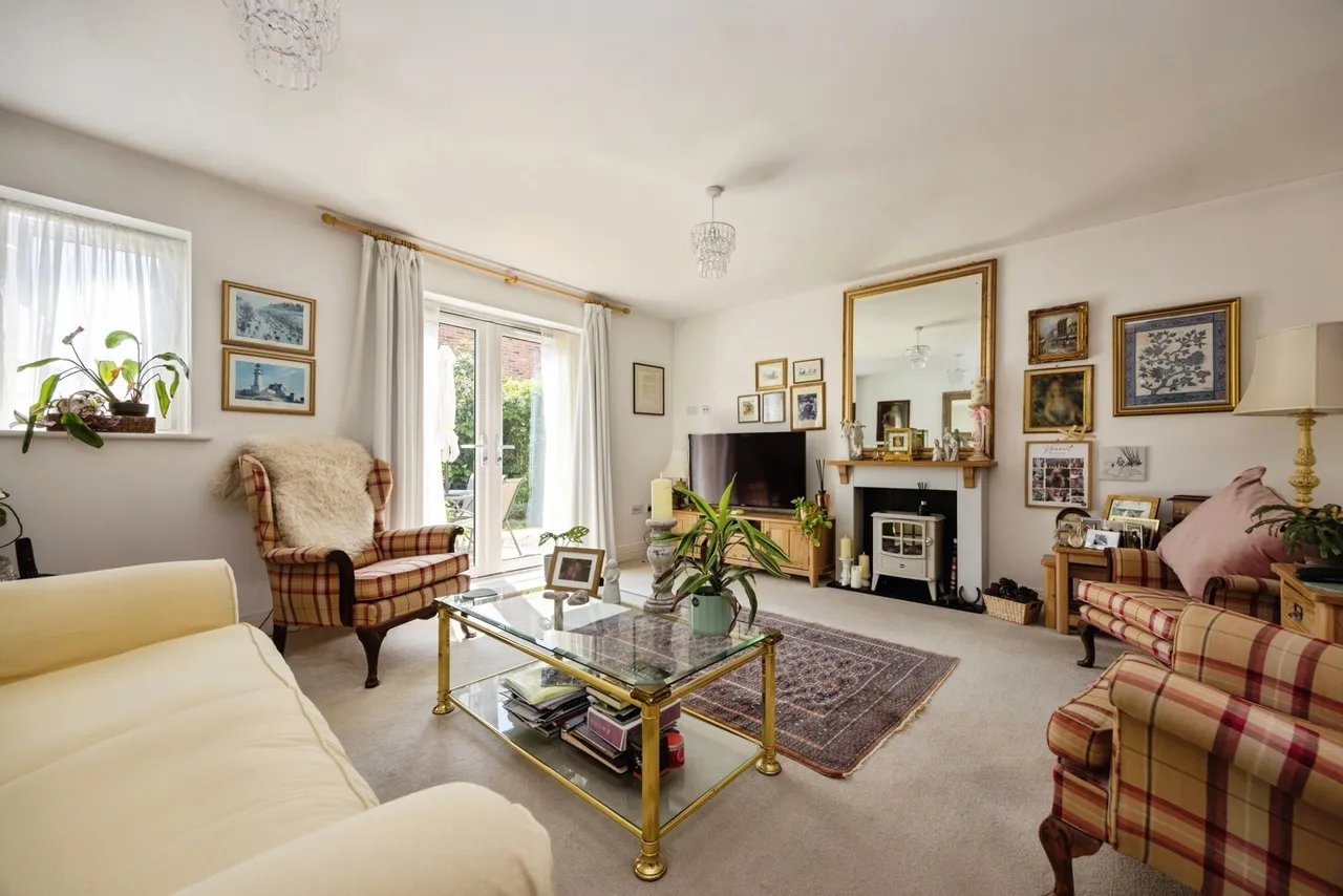 Magnolia Drive, Alfold, GU6, photo 9