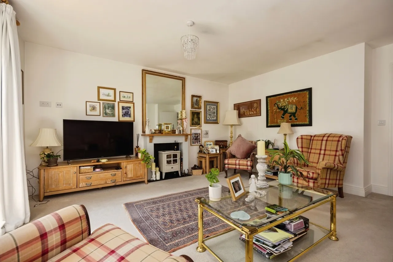 Magnolia Drive, Alfold, GU6, photo 14